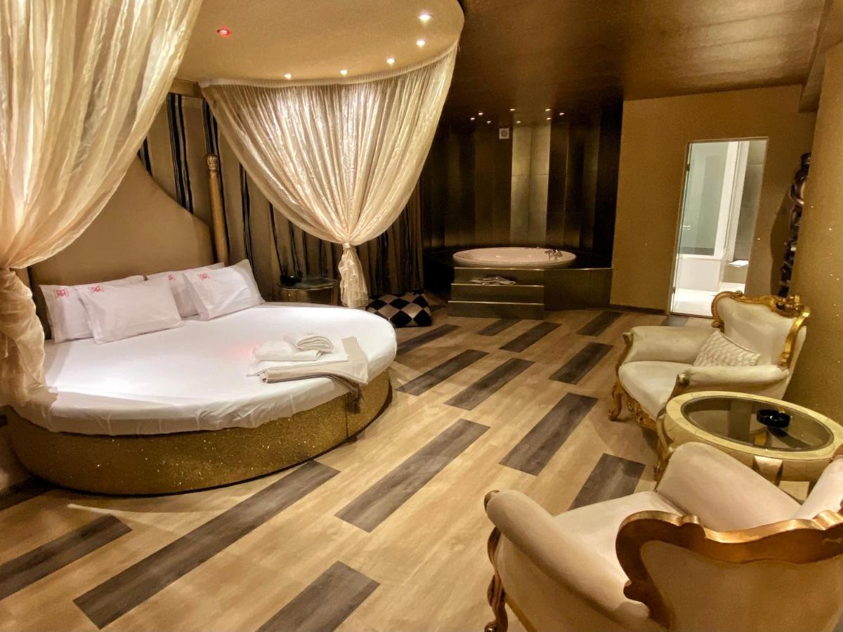 Ruby Rooms Kifisia - Adults Only Афіни Екстер'єр фото